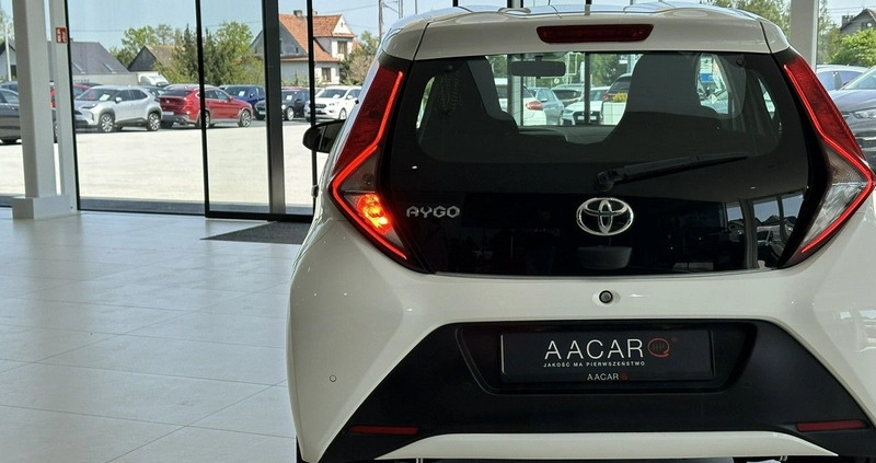 Toyota Aygo cena 35900 przebieg: 119417, rok produkcji 2019 z Grójec małe 781